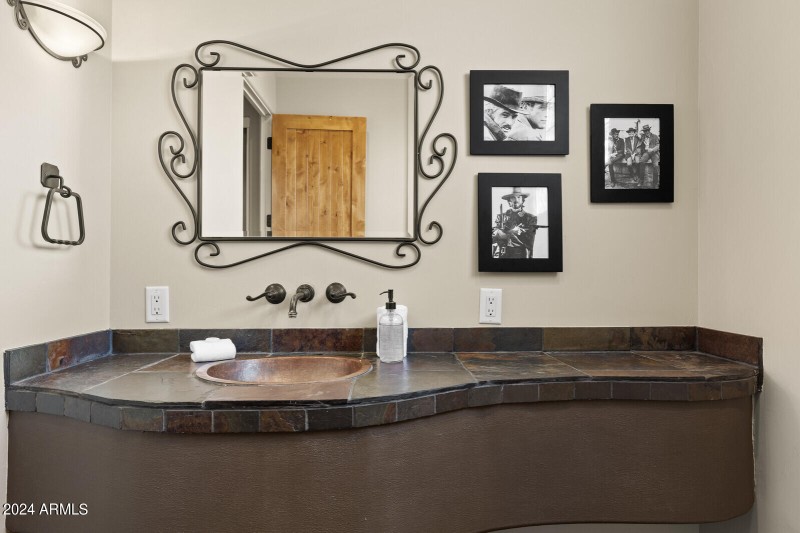 40_11362_E_Dale_Ln__040_mls