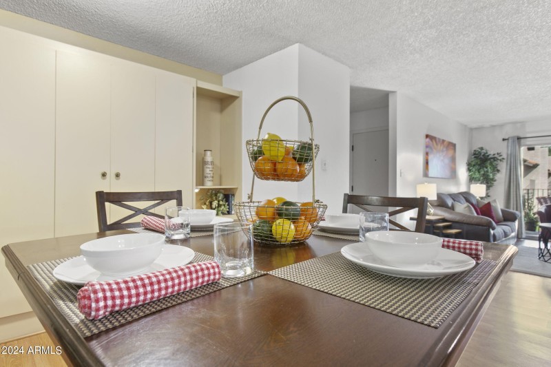 12-web-or-mls-5525-e-thomas-rd-unit-m11