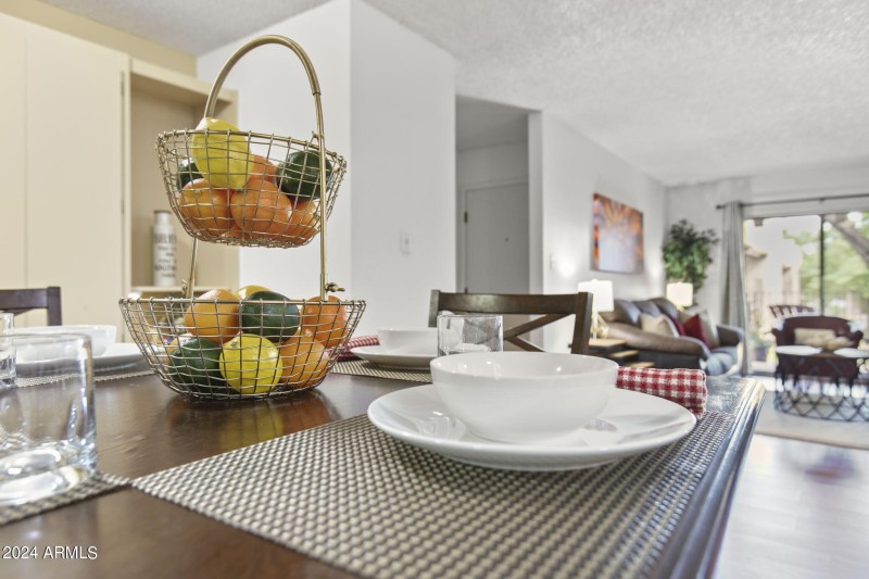 16-web-or-mls-5525-e-thomas-rd-unit-m11