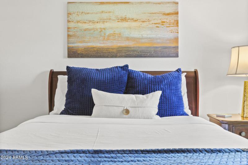 28-web-or-mls-5525-e-thomas-rd-unit-m11