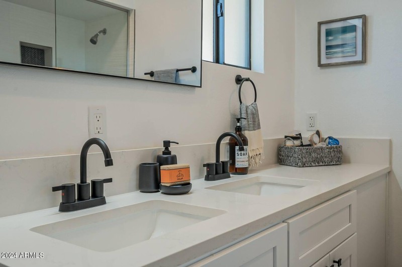 db84a414-303a-46a2-ab8a-8a0c66f33c9b