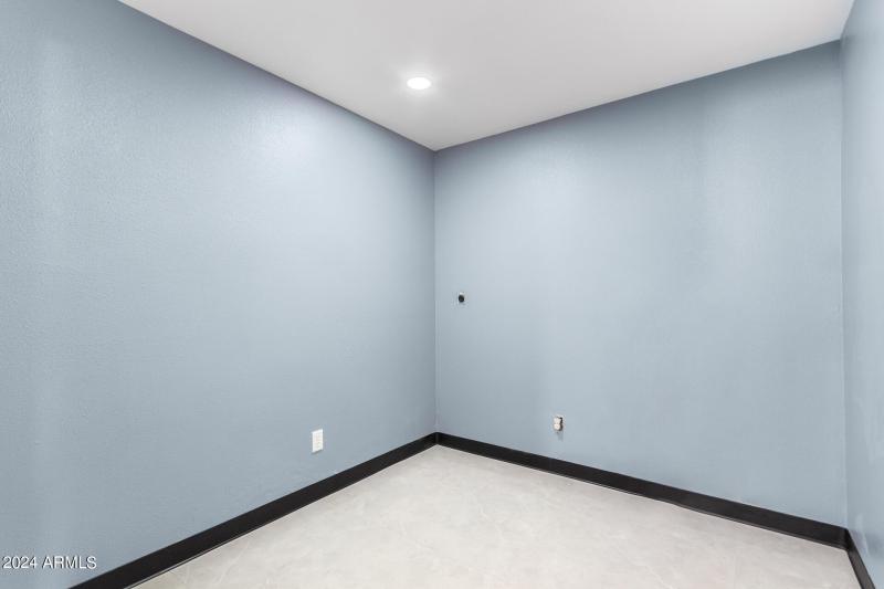 0024-25 - 59th 7122 UNIT 102 & 201