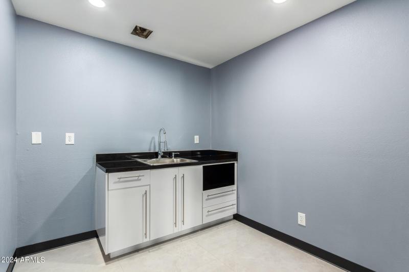 0026-26 - 59th 7122 UNIT 102 & 201