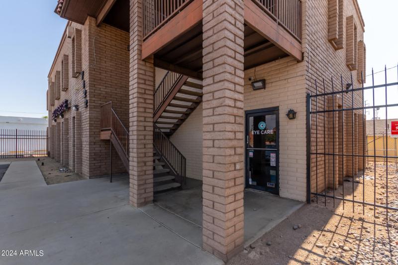 0039-39 - 59th 7122 UNIT 102 & 201