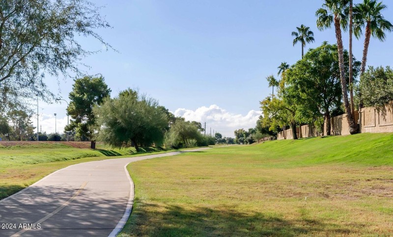 7948 E Vista Dr-large-035-001-7948 E Vis