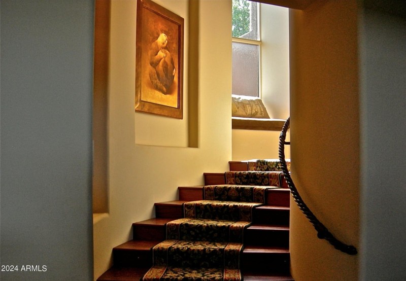 GALLERY HALLWAY'S STAIRCASE