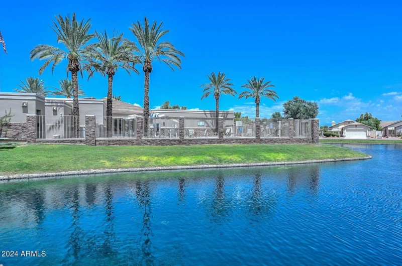Ventana Lakes-Community Pool