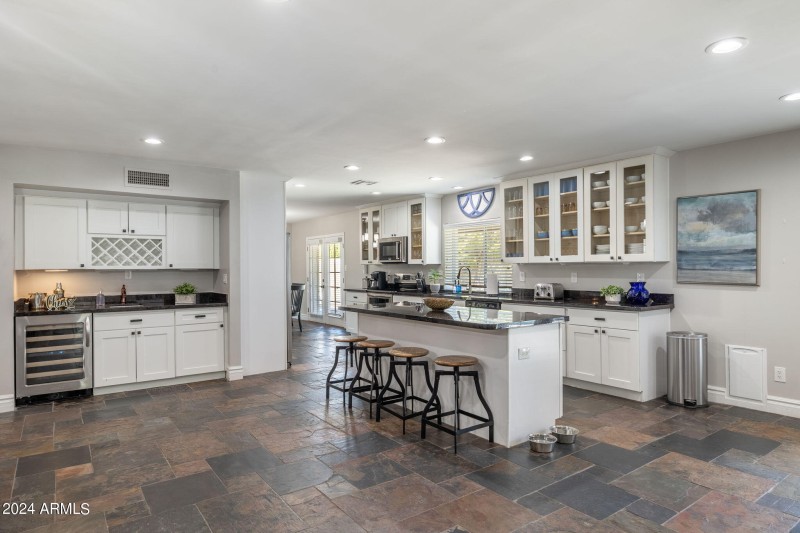 19-web-or-mls-5948-e-corrine-dr