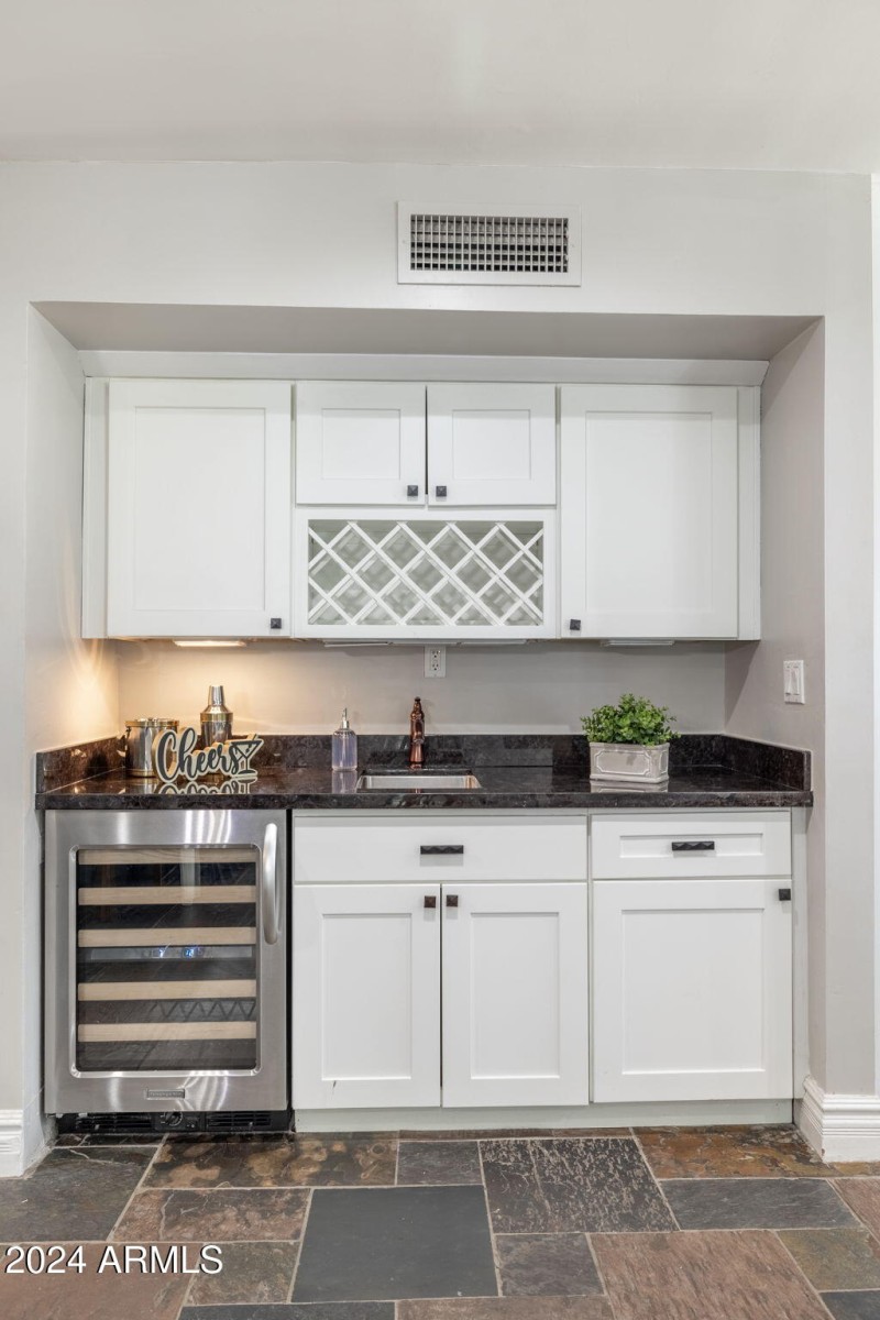 20-web-or-mls-5948-e-corrine-dr