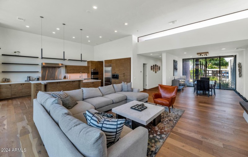 4602 E Glenrosa Ave-large-013-014-4602 E