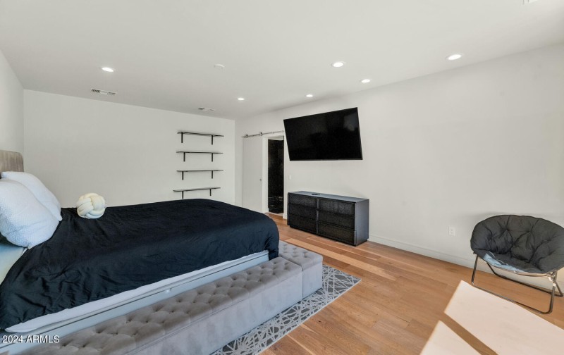 4602 E Glenrosa Ave-large-022-009-4602 E