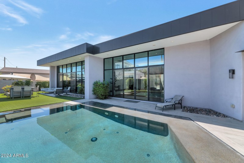 4602 E Glenrosa Ave-large-036-026-4602 E