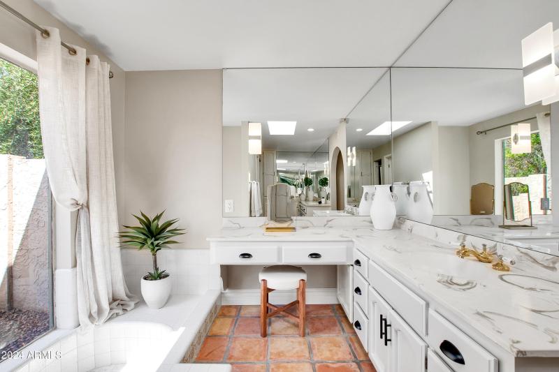 11222 N Miller Rd-32