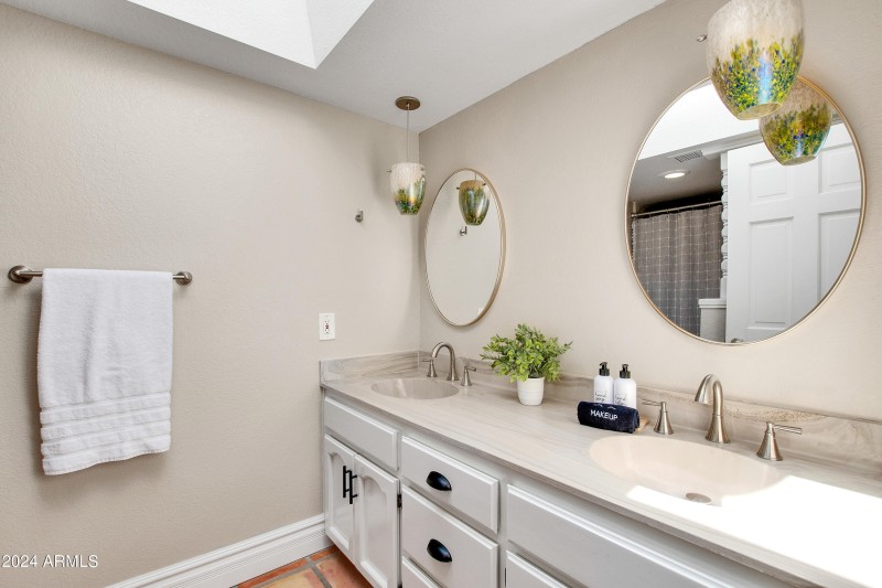 11222 N Miller Rd-52