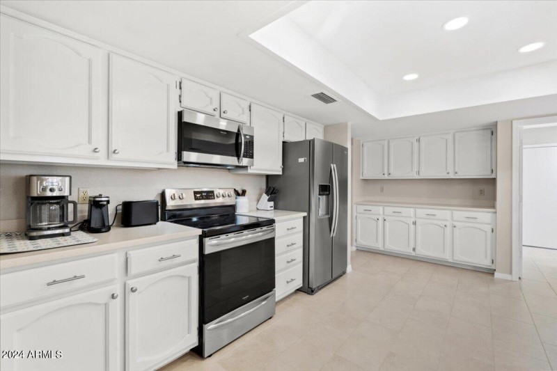 Lots of cabinets
