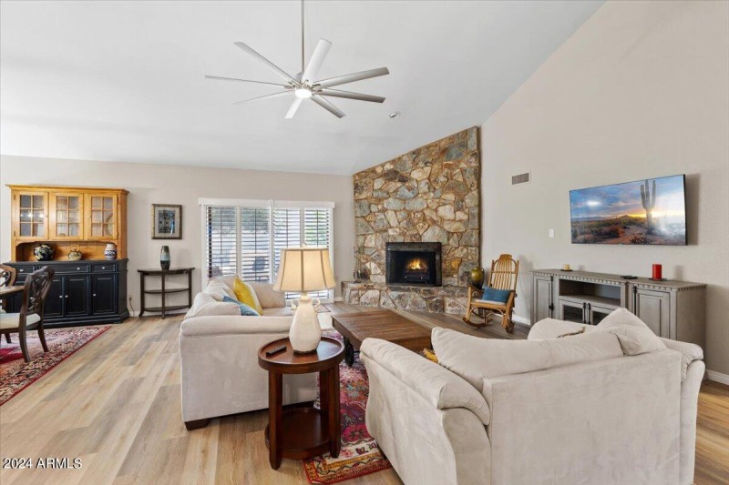 Electric fireplace