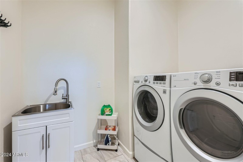 2233 East Sheridan St - Web Quality - 02