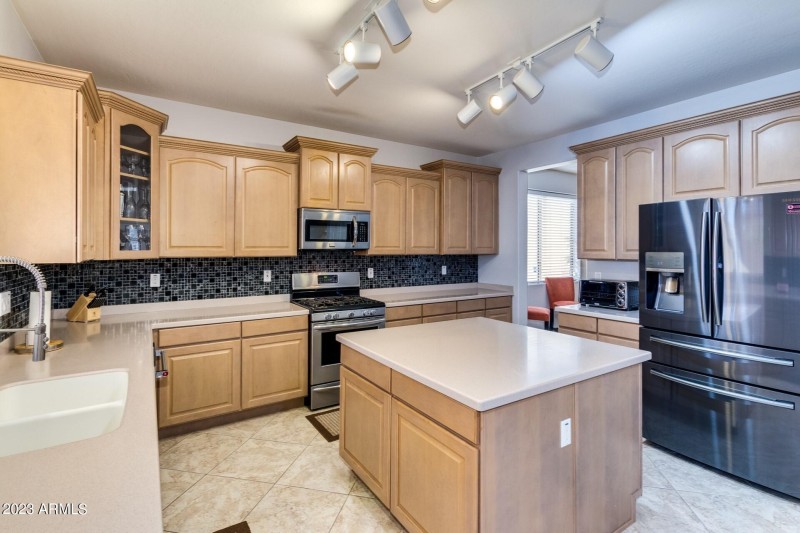 0009-96th - 4815 (9)