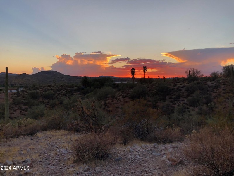 Mtn Views 1.5 Acre Hilltop Lot !