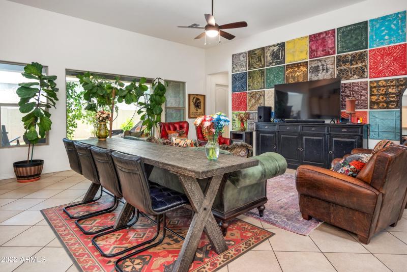 08-10020 E Strobe Ave-8