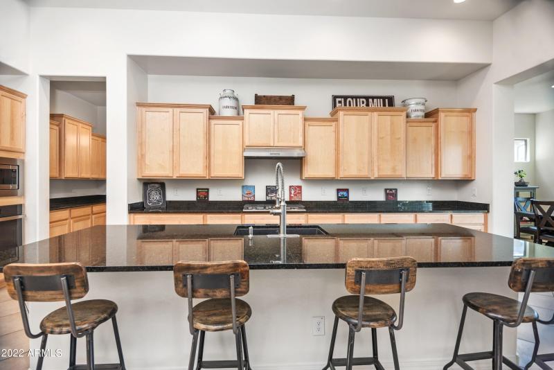 14-10020 E Strobe Ave-14