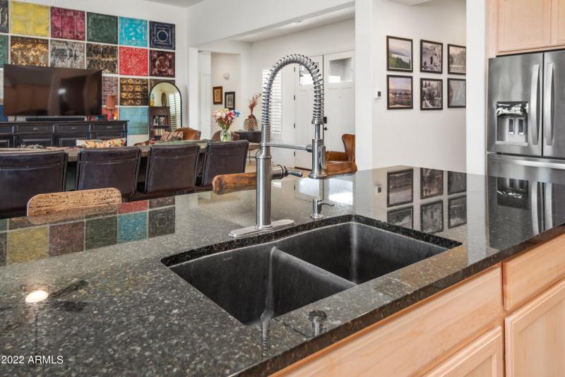 20-10020 E Strobe Ave-20