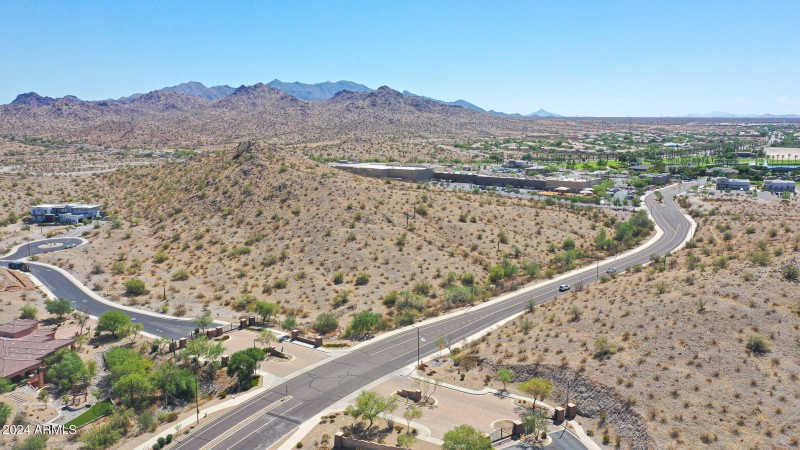 Close to shopping and the resident club