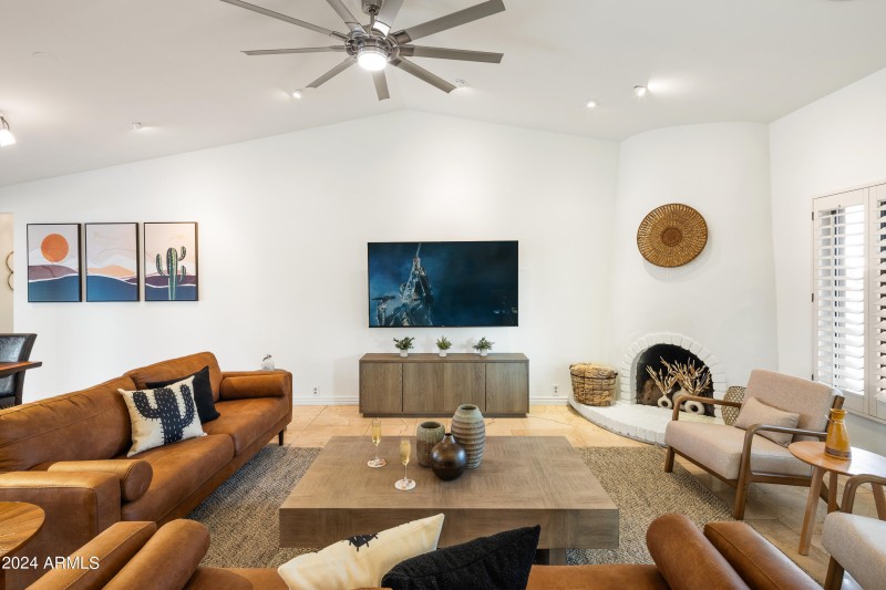 PropertyImageCo_6124EDelcoaAve_WEB-28