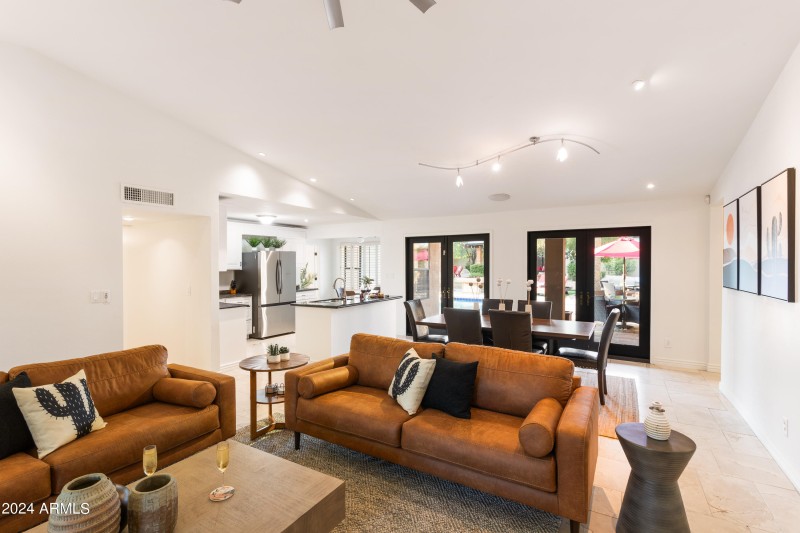 PropertyImageCo_6124EDelcoaAve_WEB-32