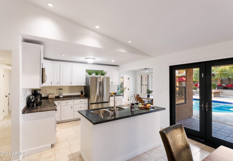 PropertyImageCo_6124EDelcoaAve_WEB-35