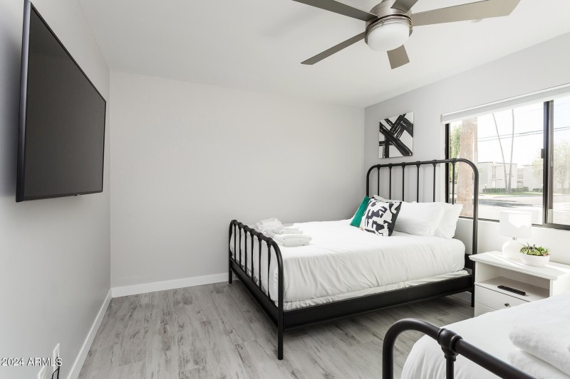 Bedroom-2-Full-Beds-with-TV