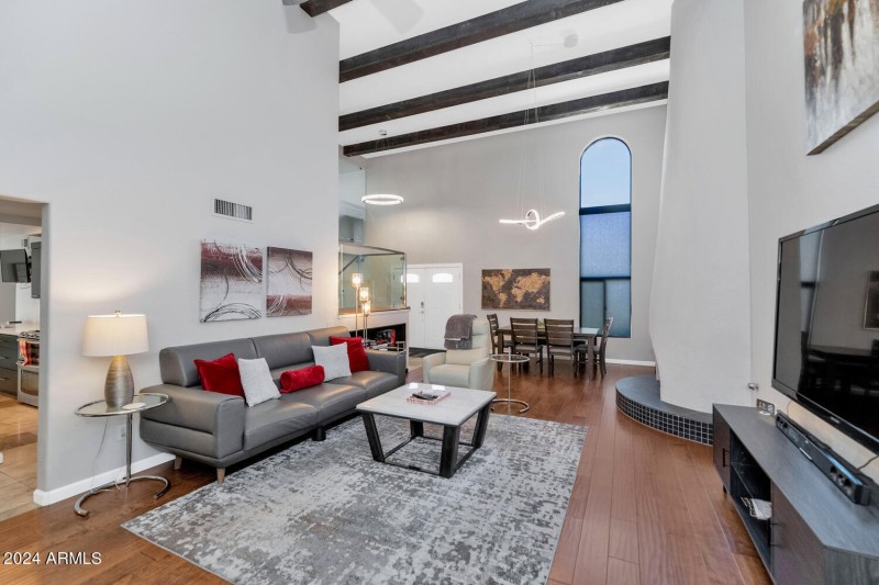 7740 E Camelback Rd-large-004-018-TOD299