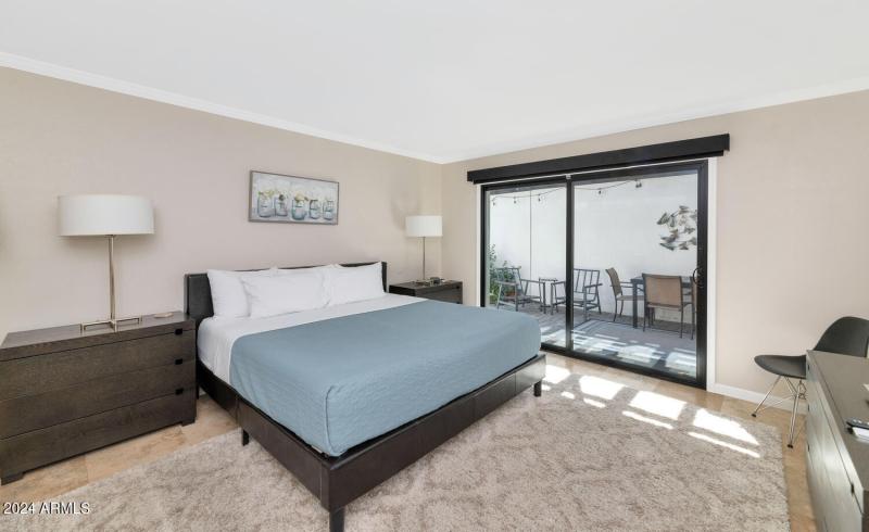 7740 E Camelback Rd-large-010-004-TOD300