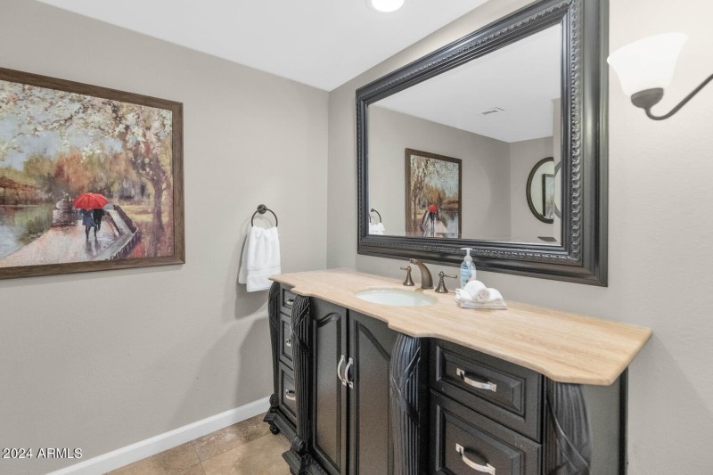 7740 E Camelback Rd-large-016-010-TOD301