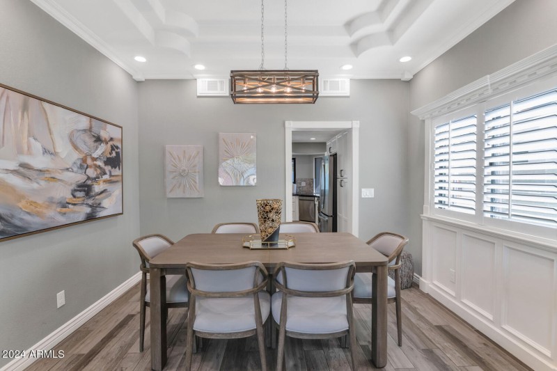 1439 S almar Cir-large-011-020-TOD3378-1