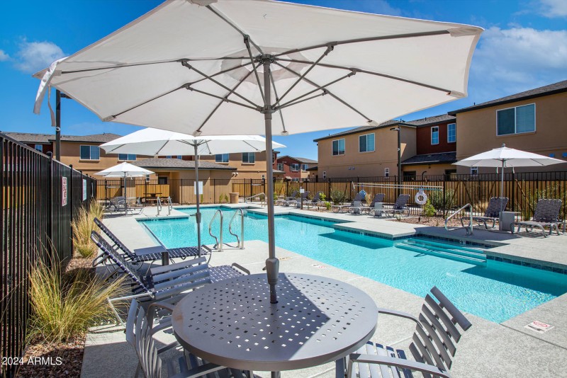 Pool Seating