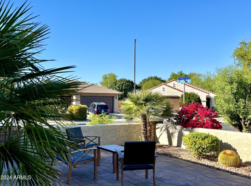 Sandpiper Front Patio 2