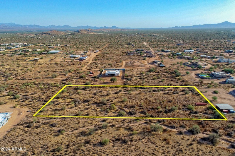 via dona noeth to south lot lines