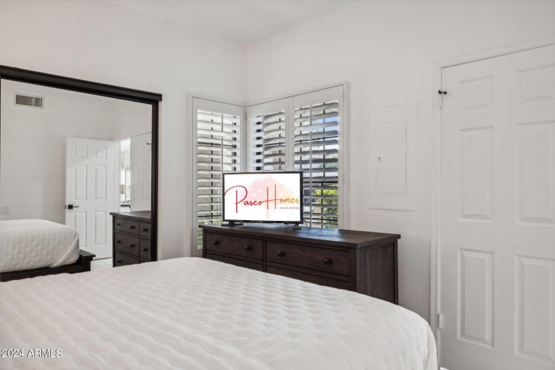 5-web-or-mls-10019-e-mountain-view-rd-11