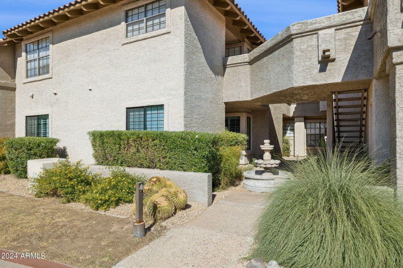 6-web-or-mls-10019-e-mountain-view-rd-11