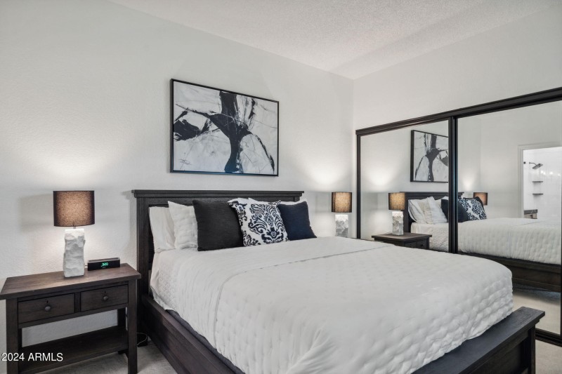 22-web-or-mls-10019-e-mountain-view-rd-1