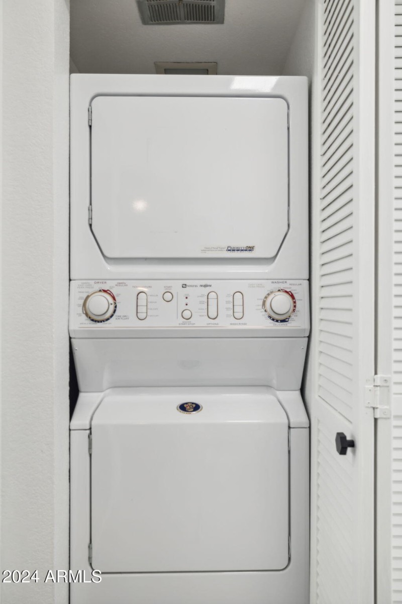 24-web-or-mls-10019-e-mountain-view-rd-1