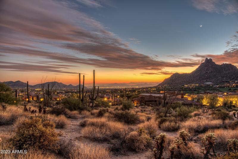 017_Valley and Pinnacle Peak Views