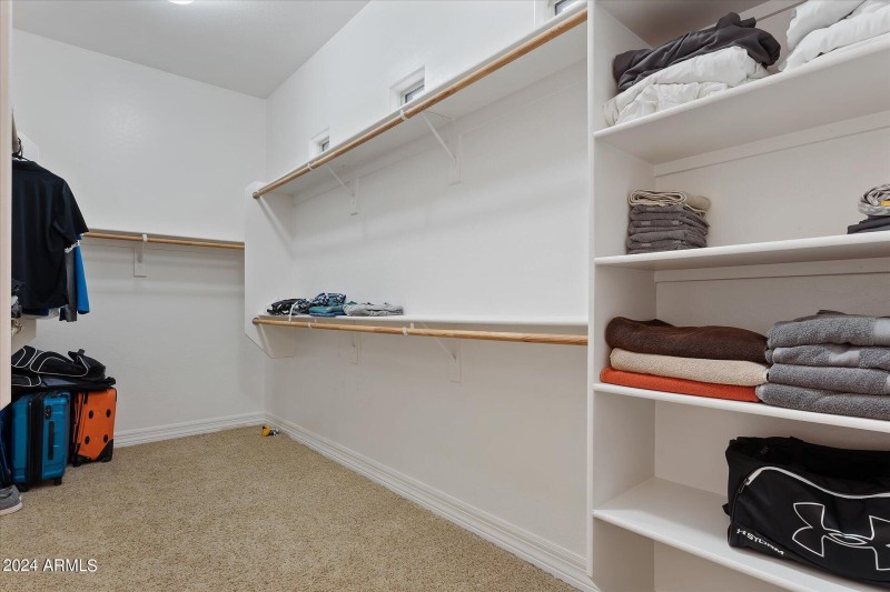 29-029-primary-closet