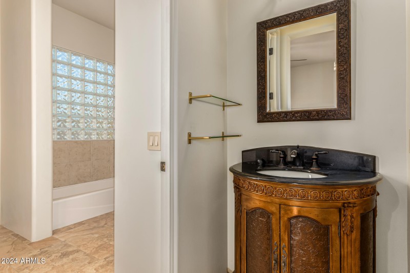 0042-41 - 12th 33207