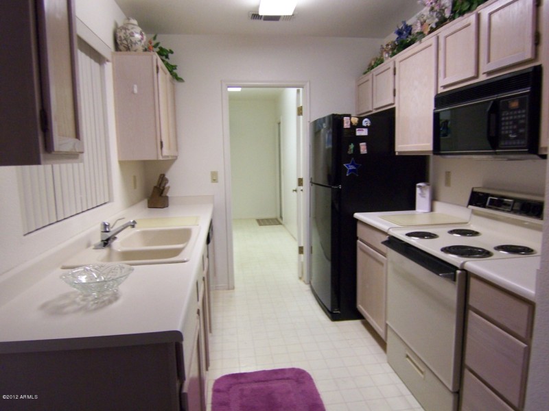 Totally Furnished Kitchen!