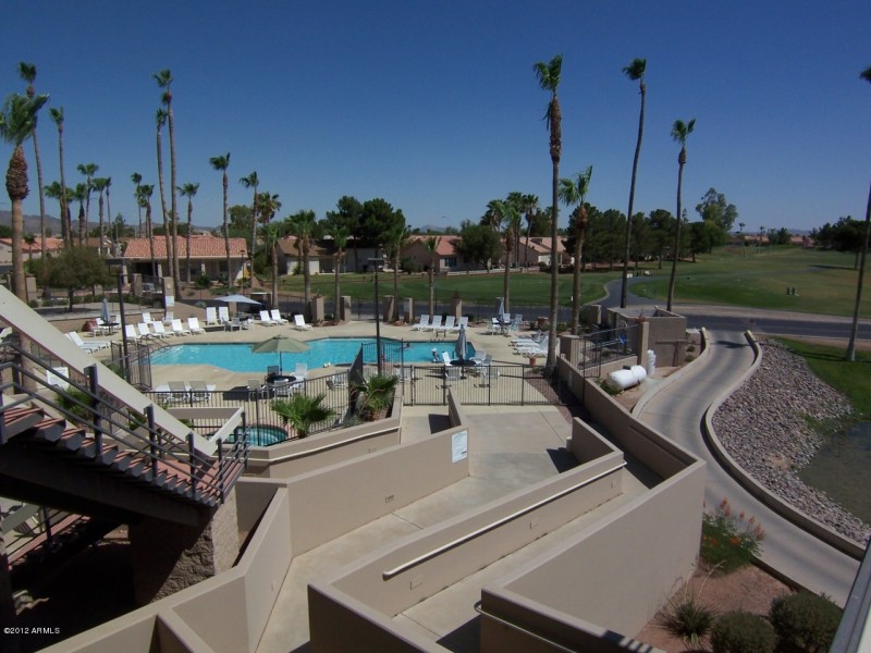 Pool & Spa, Driving Range & Putting!