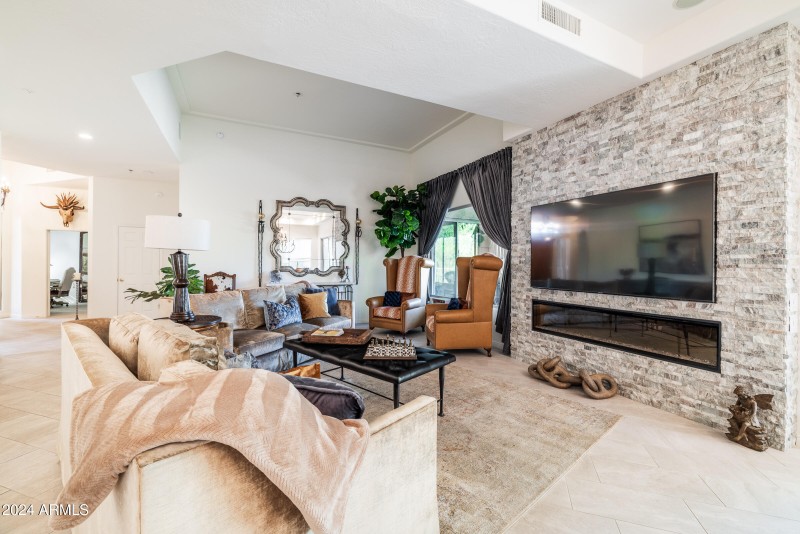 7020 E Mighty Saguaro Way-14