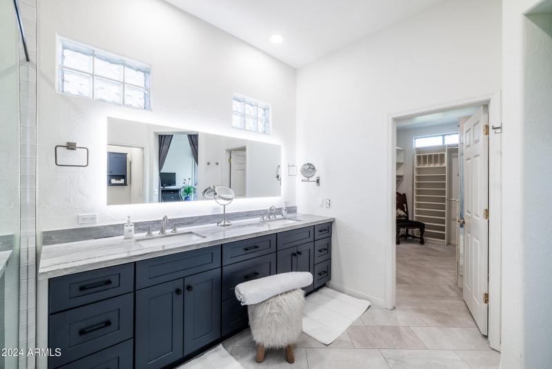 7020 E Mighty Saguaro Way-22