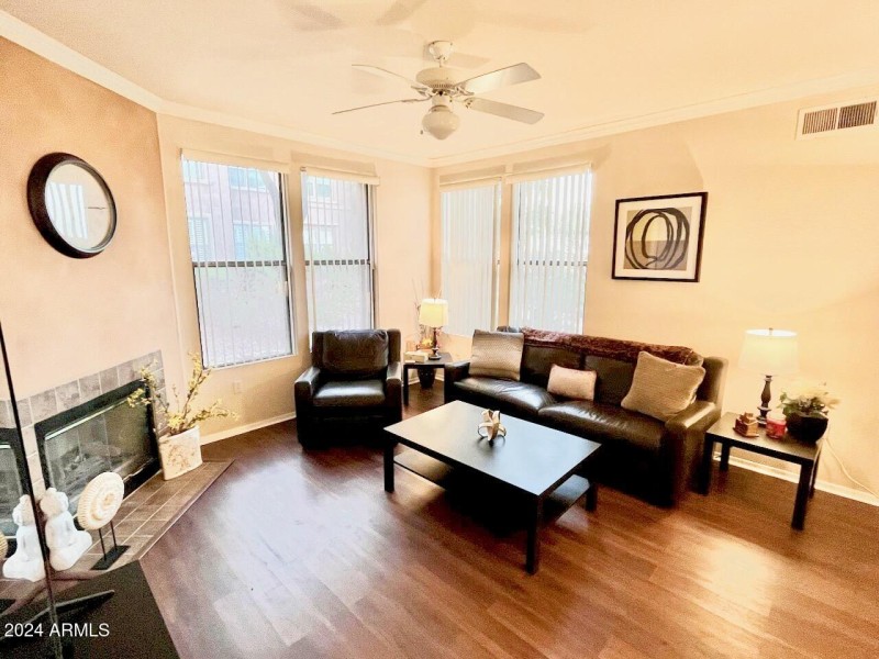 Q - Living Room